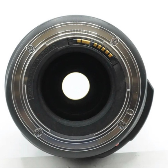 Canon EF 28-135mm f3.5-5.6 IS USM Macro Lens - Picture 6 of 9